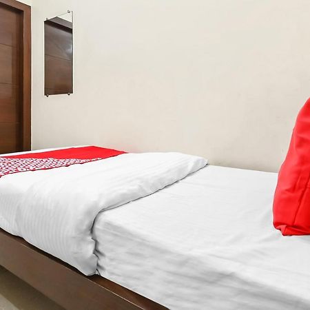 Oyo 49672 Hotel Galaxy Moradabad Luaran gambar
