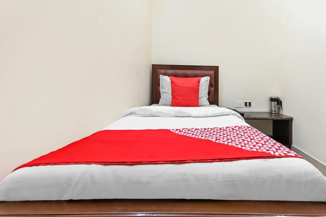 Oyo 49672 Hotel Galaxy Moradabad Luaran gambar