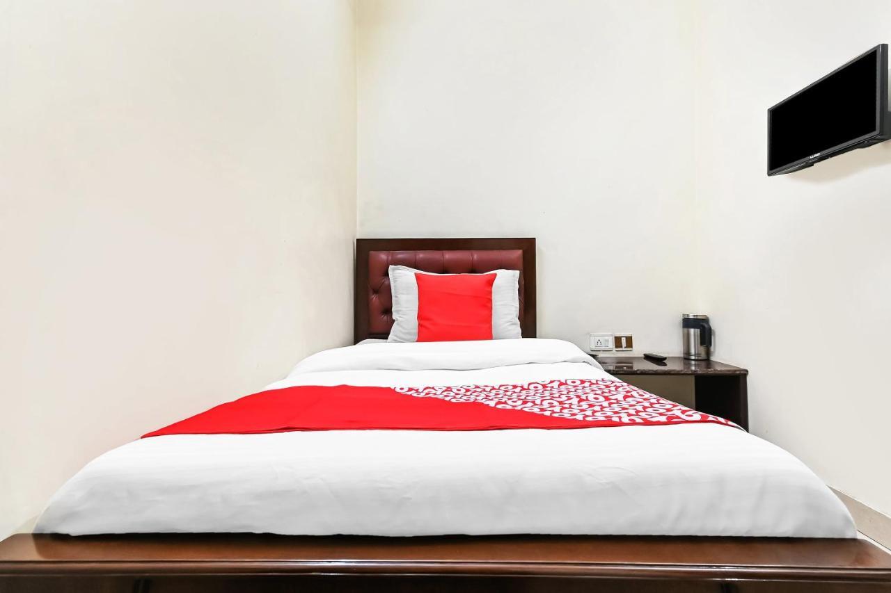 Oyo 49672 Hotel Galaxy Moradabad Luaran gambar